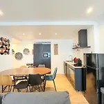 Urban Flat 104 - 4 Bedroom Flat Opera