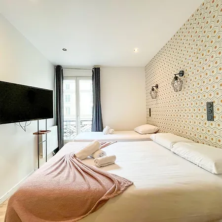 Urban Flat 104 - 4 Bedroom Flat Opera Apartment *