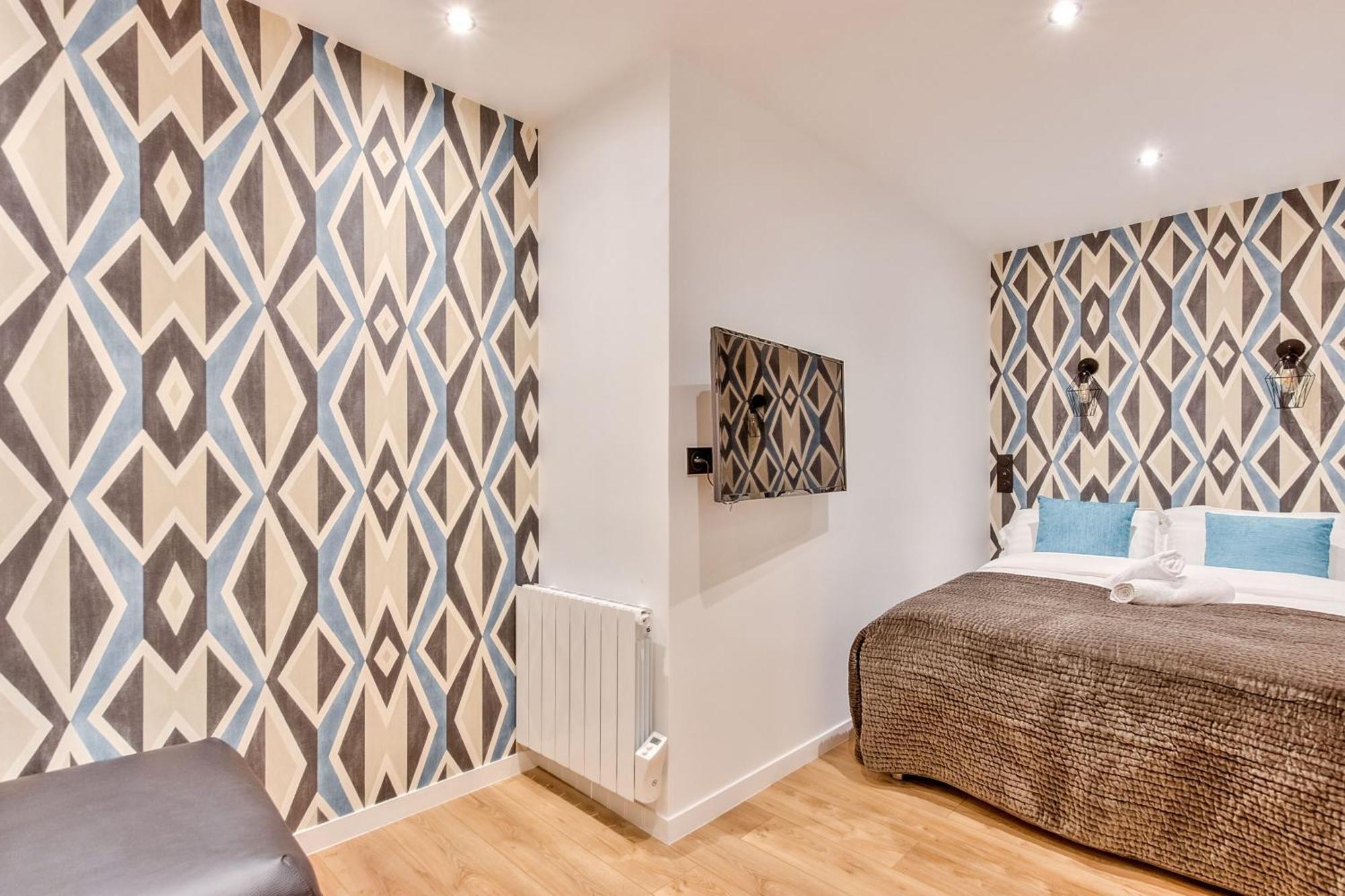 Urban Flat 104 - 4 Bedroom Flat Opera Apartment *